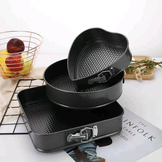Szív, kör és négyzet alakú, kapcsos tortaforma szett, 24,26,28 cm