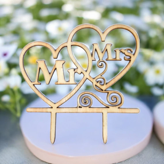 Esküvői tortabeszúró fa Mr és Mrs